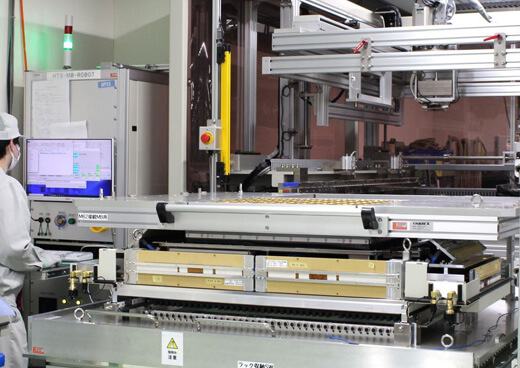 検査部門の作業風景