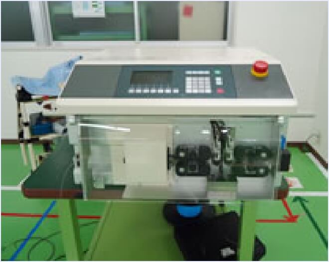 キャスティングマシン(全自動側長・切断・端末ストリップ装置)